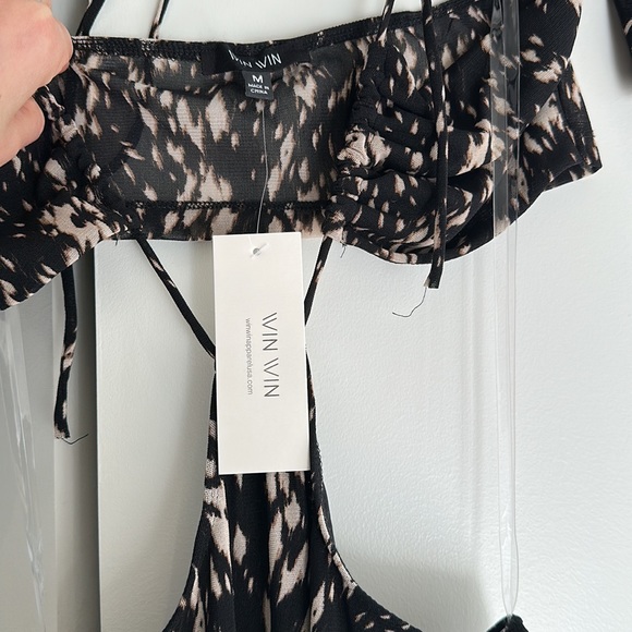 Black contrast off shoulder midi dress - Picture 4 of 6